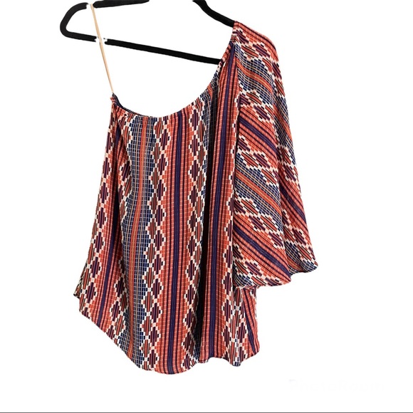 Judith March Geometric Aztec Abstract Print One Shoulder Flare Sleeve Top - Picture 3 of 9
